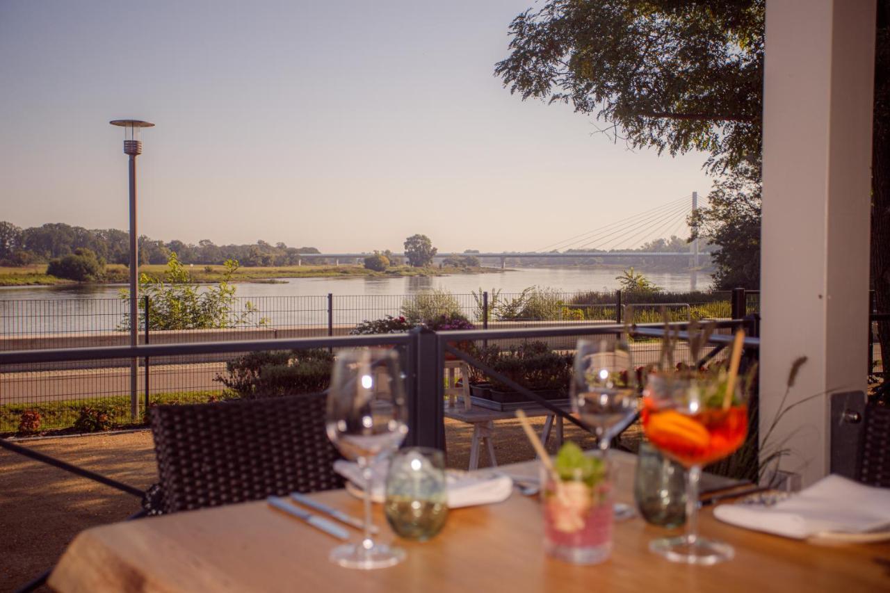 Weltrad Am Fluss Restaurant & Quartier 호텔 쇼네베크 외부 사진
